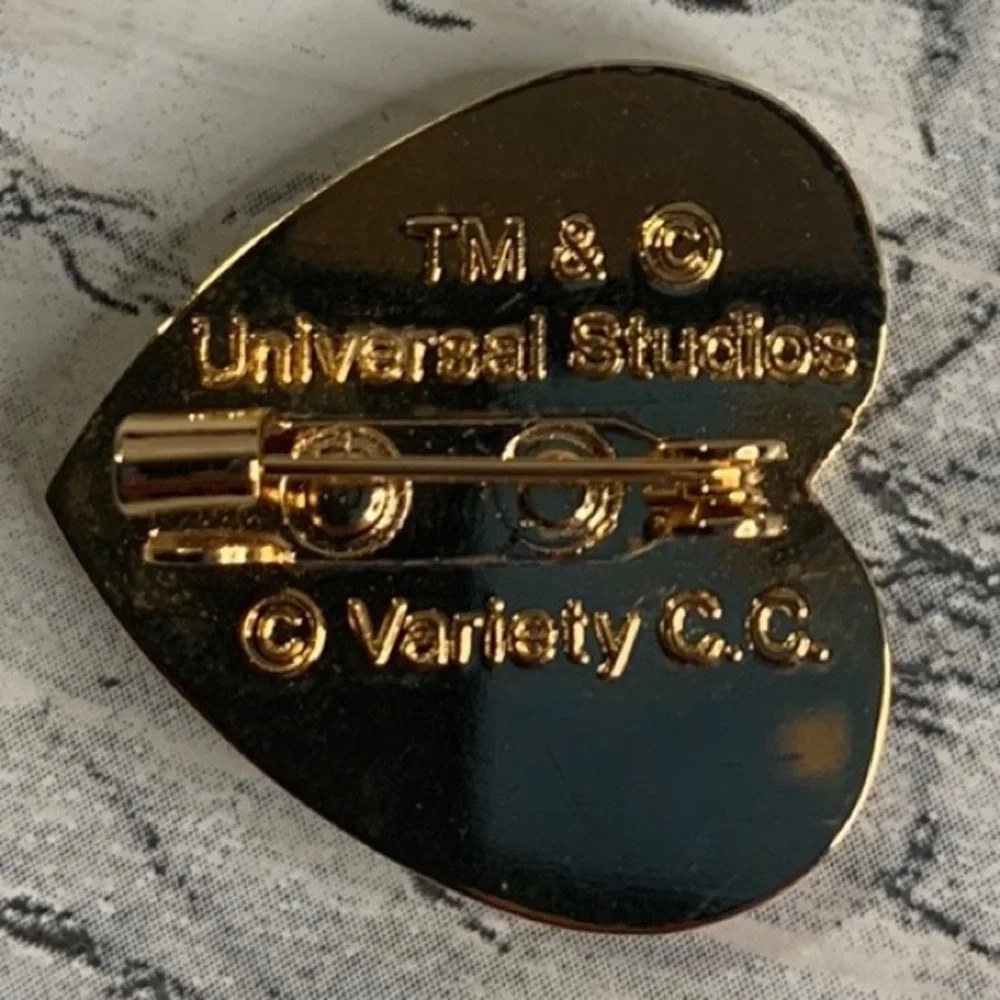 Vintage Y2K Universal Studios Heart Shaped Gold Tone E.T. Brooch